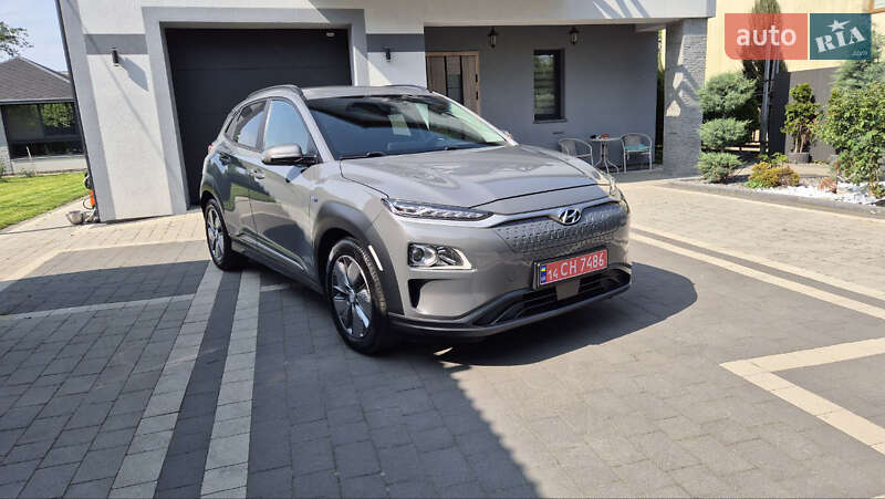 Внедорожник / Кроссовер Hyundai Kona Electric 2020 в 