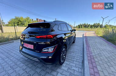 Внедорожник / Кроссовер Hyundai Kona Electric 2021 в 