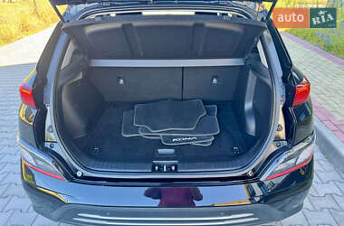 Внедорожник / Кроссовер Hyundai Kona Electric 2021 в 