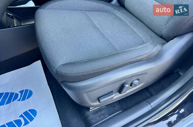Внедорожник / Кроссовер Hyundai Kona Electric 2021 в 