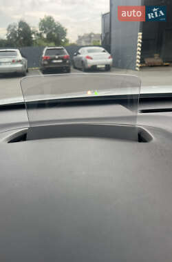 Внедорожник / Кроссовер Hyundai Kona Electric 2019 в 