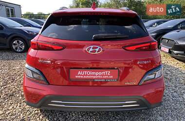 Позашляховик / Кросовер Hyundai Kona Electric 2021 в 