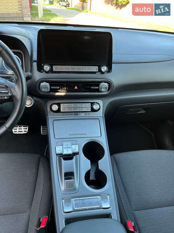 Внедорожник / Кроссовер Hyundai Kona Electric 2021 в Ровно