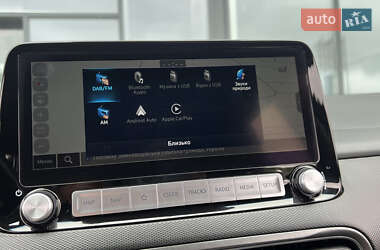 Позашляховик / Кросовер Hyundai Kona Electric 2021 в 