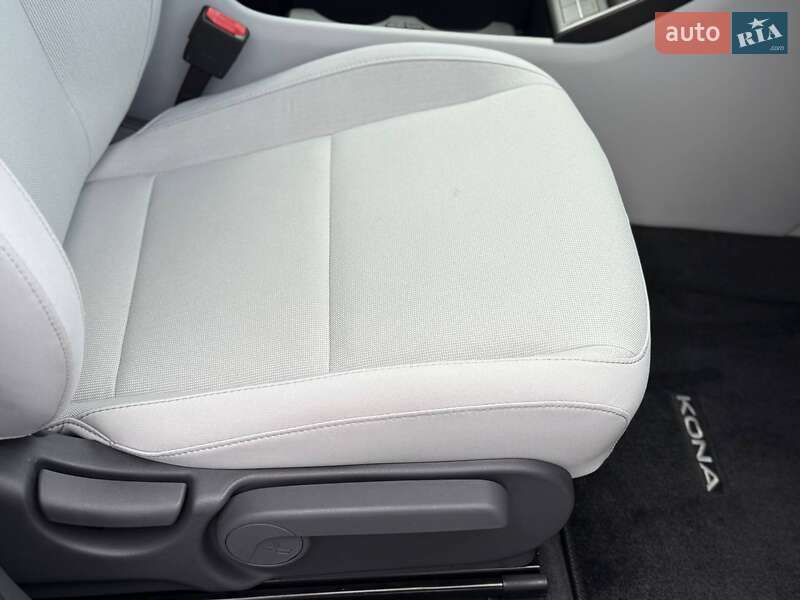 Внедорожник / Кроссовер Hyundai Kona Electric 2024 в Дубно