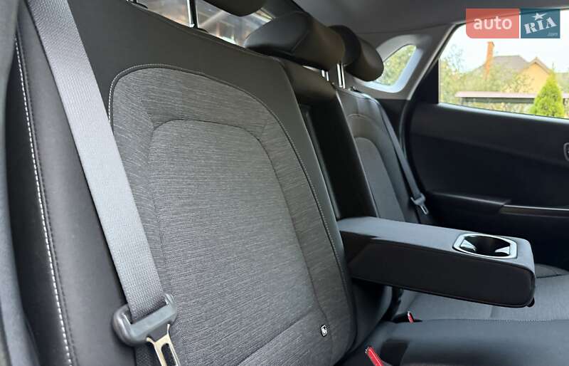 Внедорожник / Кроссовер Hyundai Kona Electric 2020 в Львове фото 106 Внедорожник / Кроссовер Hyundai Kona Electric 2020 в Львове