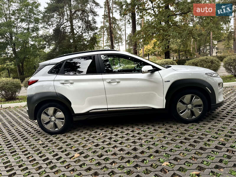 Внедорожник / Кроссовер Hyundai Kona Electric 2020 в Буче