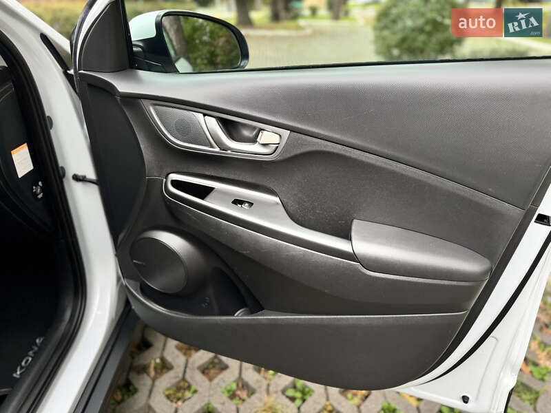 Внедорожник / Кроссовер Hyundai Kona Electric 2020 в Буче