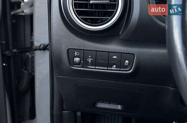 Внедорожник / Кроссовер Hyundai Kona Electric 2020 в 