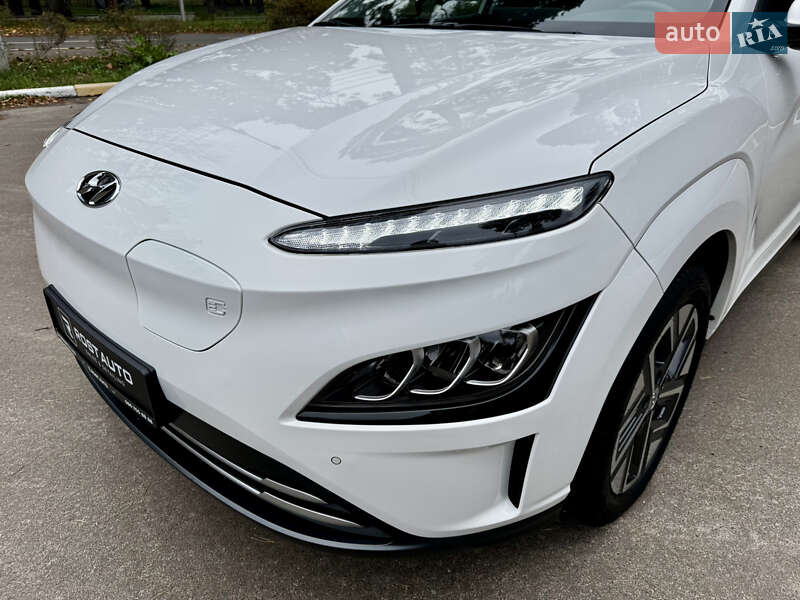 Позашляховик / Кросовер Hyundai Kona Electric 2022 в Києві
