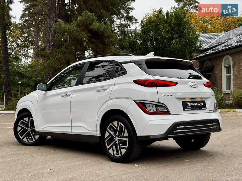 Позашляховик / Кросовер Hyundai Kona Electric 2022 в Києві
