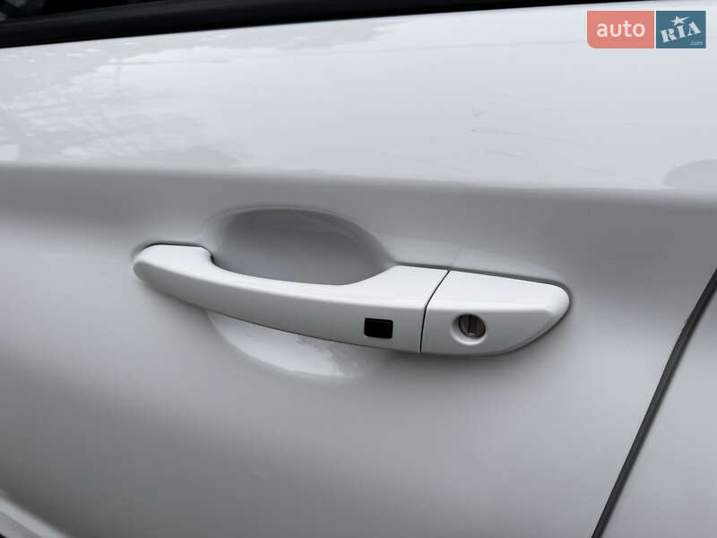 Позашляховик / Кросовер Hyundai Kona Electric 2022 в Києві