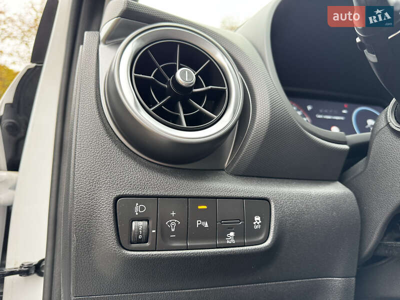 Позашляховик / Кросовер Hyundai Kona Electric 2022 в Києві