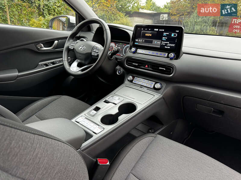 Позашляховик / Кросовер Hyundai Kona Electric 2022 в Києві