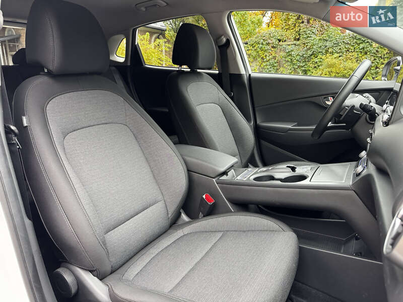 Позашляховик / Кросовер Hyundai Kona Electric 2022 в Києві