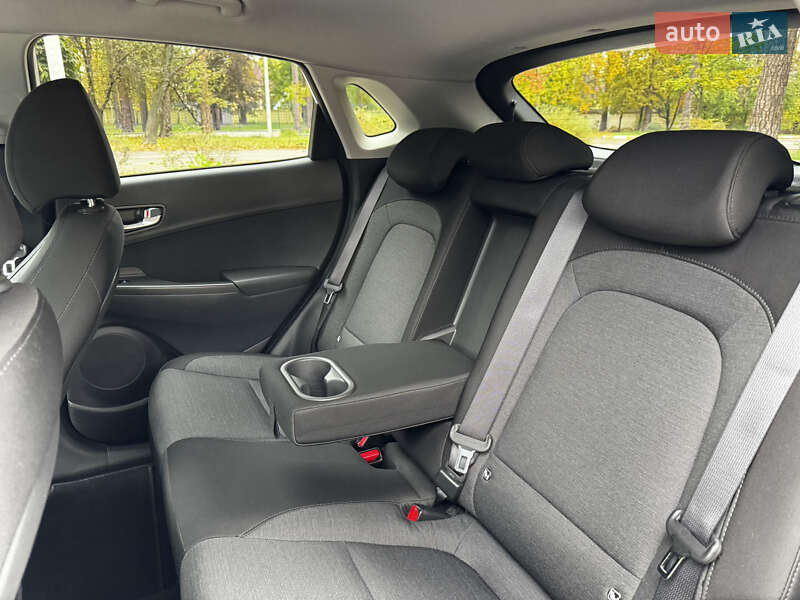 Позашляховик / Кросовер Hyundai Kona Electric 2022 в Києві