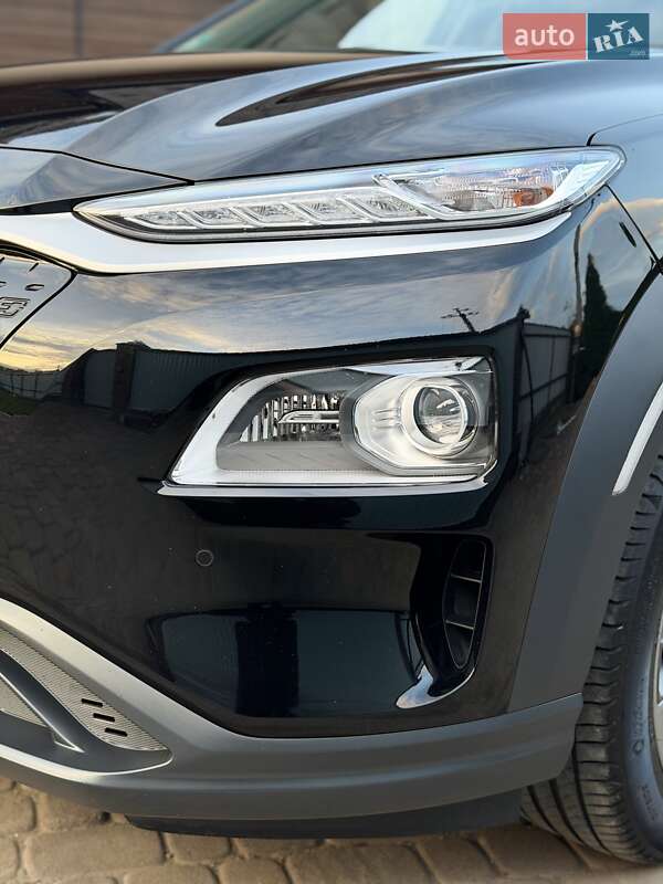 Позашляховик / Кросовер Hyundai Kona Electric 2020 в Чернівцях