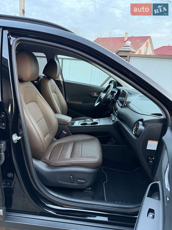 Позашляховик / Кросовер Hyundai Kona Electric 2020 в Чернівцях