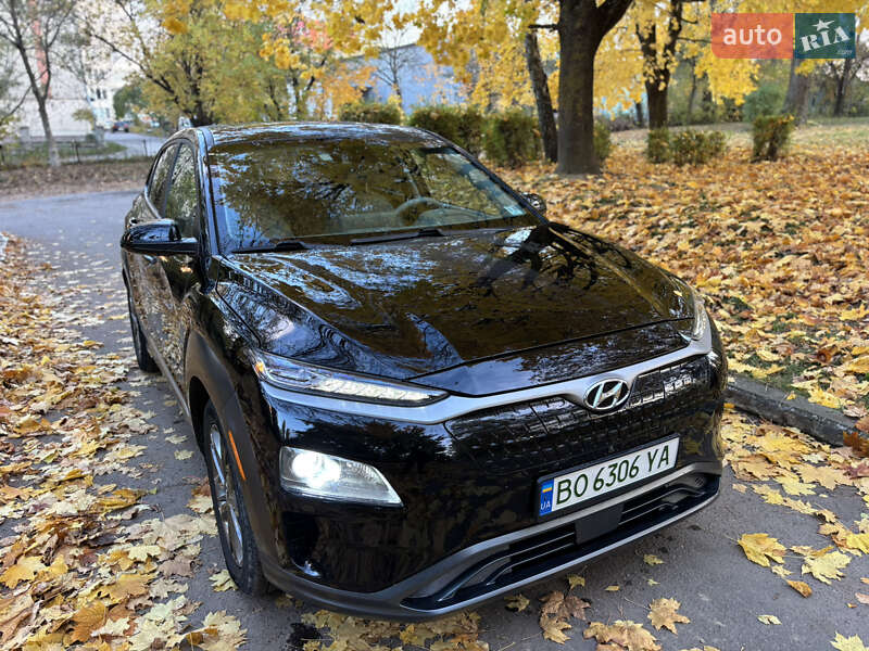 Внедорожник / Кроссовер Hyundai Kona Electric 2021 в 