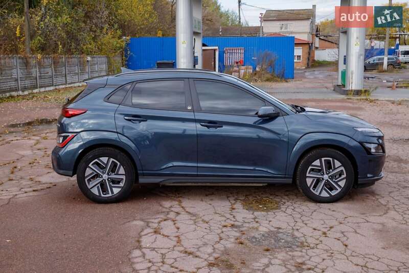 Внедорожник / Кроссовер Hyundai Kona Electric 2022 в Бердичеве