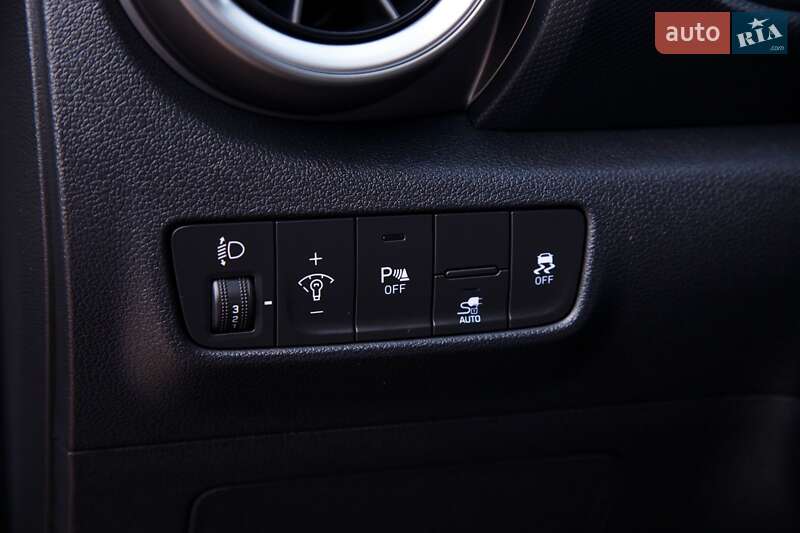 Внедорожник / Кроссовер Hyundai Kona Electric 2022 в Бердичеве