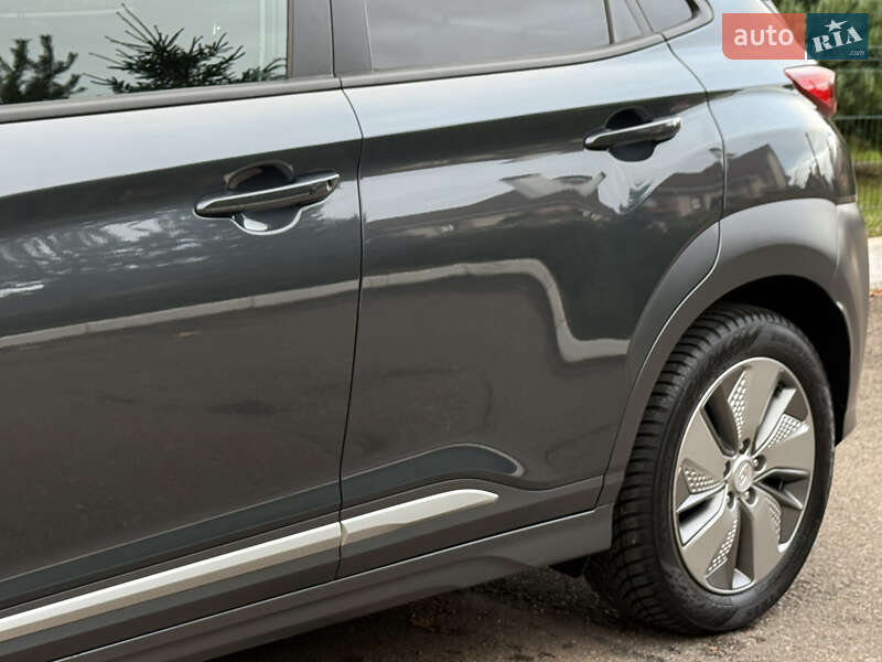 Внедорожник / Кроссовер Hyundai Kona Electric 2020 в Ровно