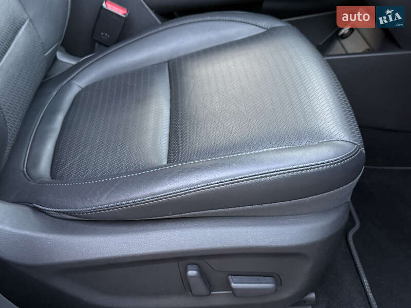 Внедорожник / Кроссовер Hyundai Kona Electric 2020 в Ровно