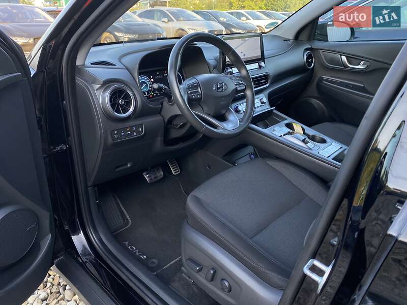 Внедорожник / Кроссовер Hyundai Kona Electric 2021 в Львове