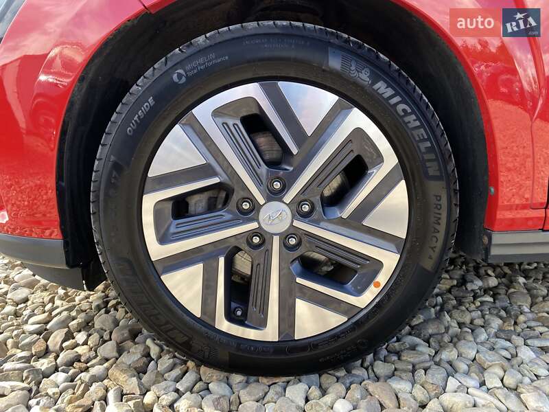 Внедорожник / Кроссовер Hyundai Kona Electric 2022 в Львове