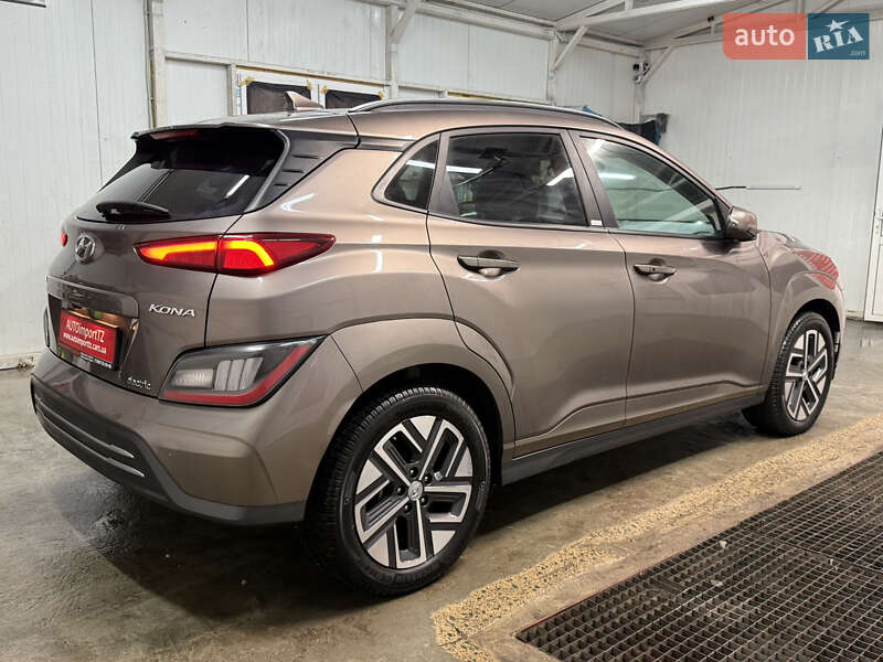 Внедорожник / Кроссовер Hyundai Kona Electric 2021 в Львове