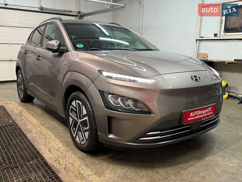 Внедорожник / Кроссовер Hyundai Kona Electric 2021 в Львове
