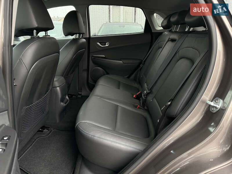 Внедорожник / Кроссовер Hyundai Kona Electric 2021 в Львове