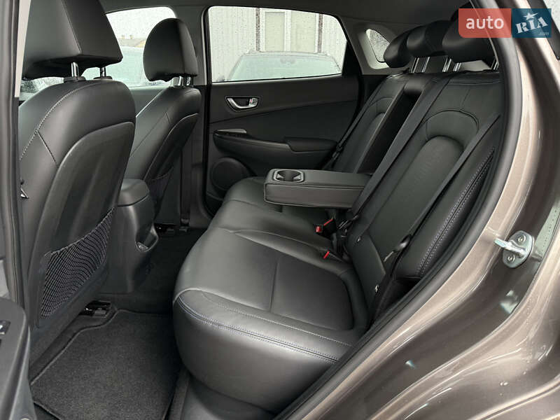 Внедорожник / Кроссовер Hyundai Kona Electric 2021 в Львове