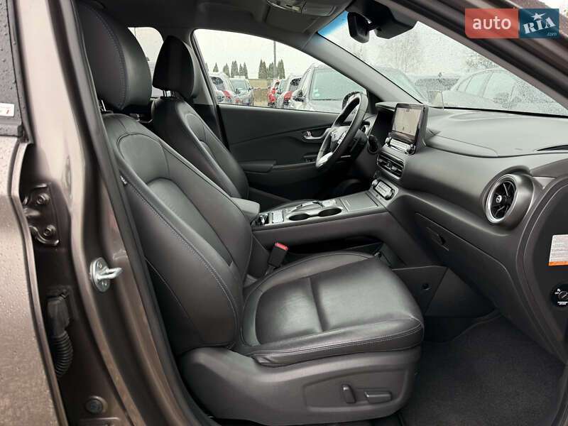 Внедорожник / Кроссовер Hyundai Kona Electric 2021 в Львове