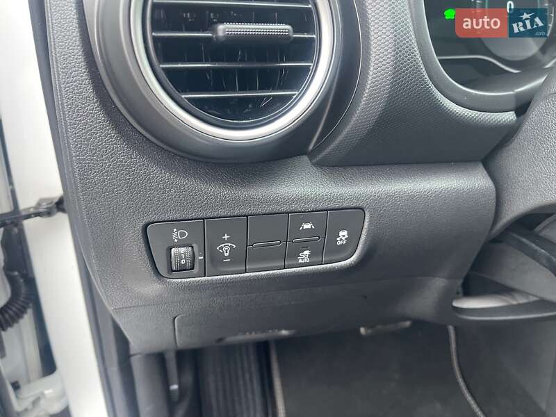 Внедорожник / Кроссовер Hyundai Kona Electric 2020 в Ровно