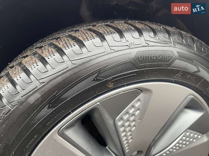 Внедорожник / Кроссовер Hyundai Kona Electric 2020 в Ровно