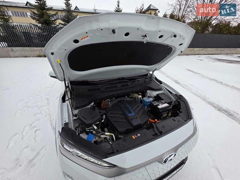 Внедорожник / Кроссовер Hyundai Kona Electric 2020 в Луцке