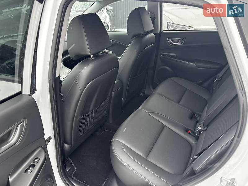 Внедорожник / Кроссовер Hyundai Kona Electric 2021 в Львове