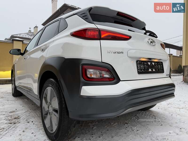 Внедорожник / Кроссовер Hyundai Kona Electric 2021 в Львове