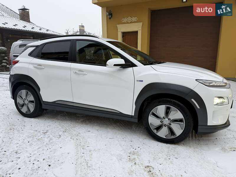 Внедорожник / Кроссовер Hyundai Kona Electric 2021 в Львове
