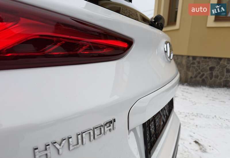 Внедорожник / Кроссовер Hyundai Kona Electric 2021 в Львове