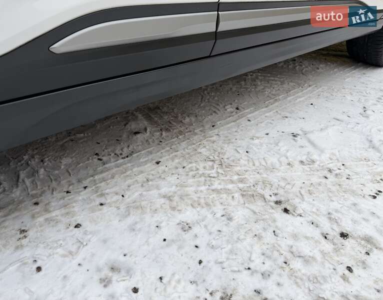 Внедорожник / Кроссовер Hyundai Kona Electric 2021 в Львове