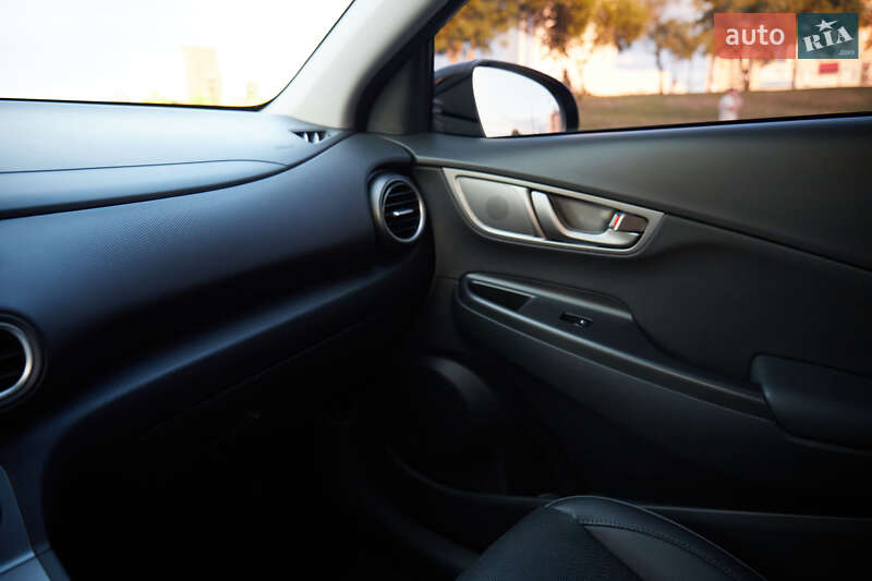 Внедорожник / Кроссовер Hyundai Kona 2020 в Киеве