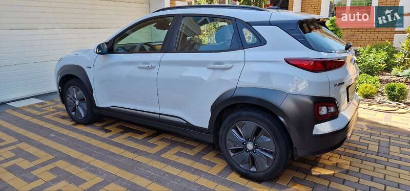 Внедорожник / Кроссовер Hyundai Kona 2019 в Одессе