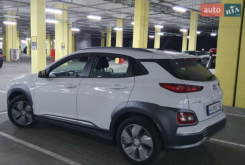 Внедорожник / Кроссовер Hyundai Kona 2019 в Киеве