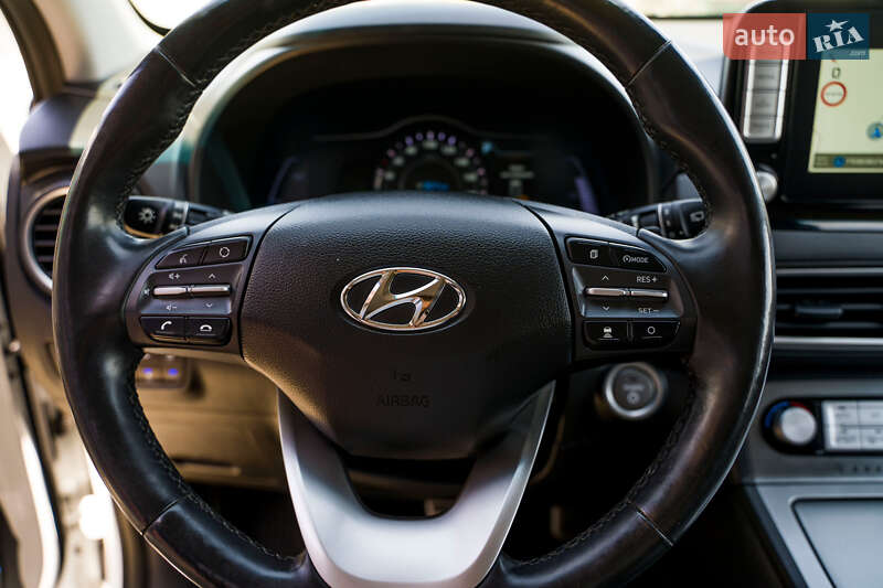 Внедорожник / Кроссовер Hyundai Kona 2018 в Нововолынске