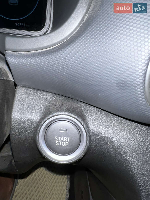 Внедорожник / Кроссовер Hyundai Kona 2021 в Ровно