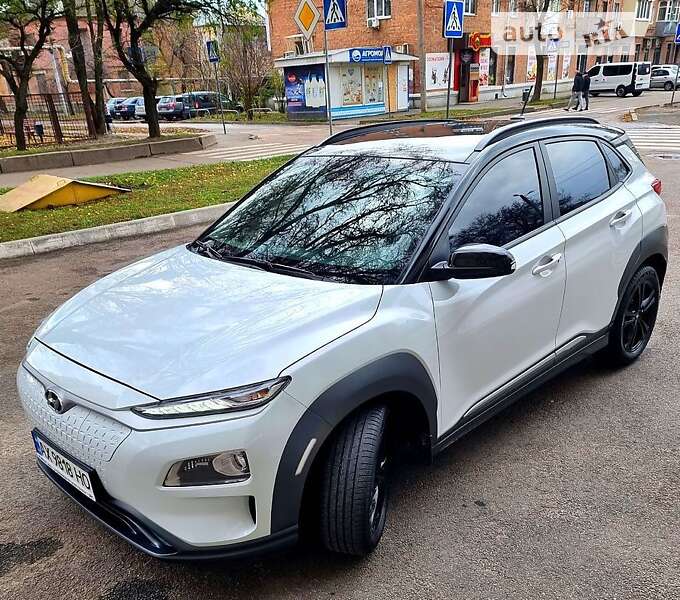 Внедорожник / Кроссовер Hyundai Kona 2019 в Львове