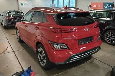 Внедорожник / Кроссовер Hyundai Kona 2021 в 