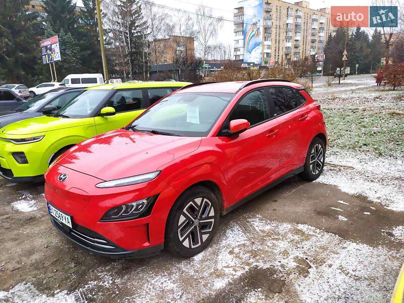 Внедорожник / Кроссовер Hyundai Kona 2021 в 